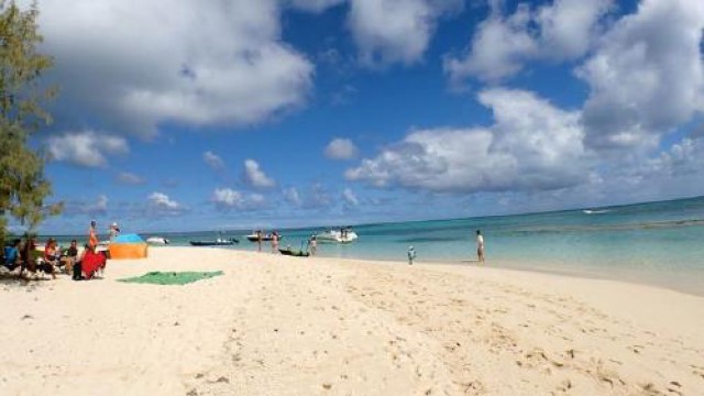 無人島ボートトリップ（半日）