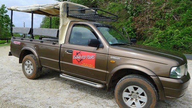 フアヒネ島 4WD＆ウォーキングツアー