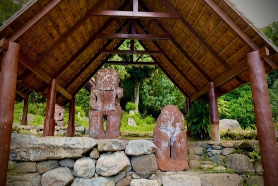 タヒチ最大のティキ（ヒバオア島）